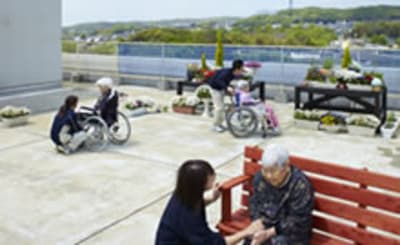 指定介護老人福祉施設　るり苑の求人画像