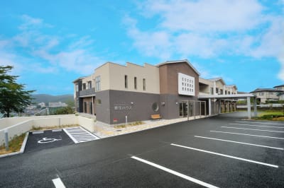 地域密着型特別養護老人ホーム栗生ハウスの求人画像