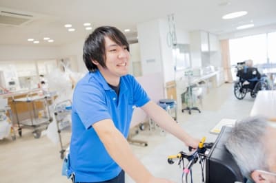 通所リハビリテーション　リラトレくじらの求人画像