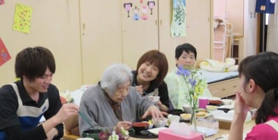 ショートステイ燦々ひまわりの求人画像