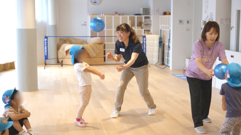 杉山舞さんと子どもたち