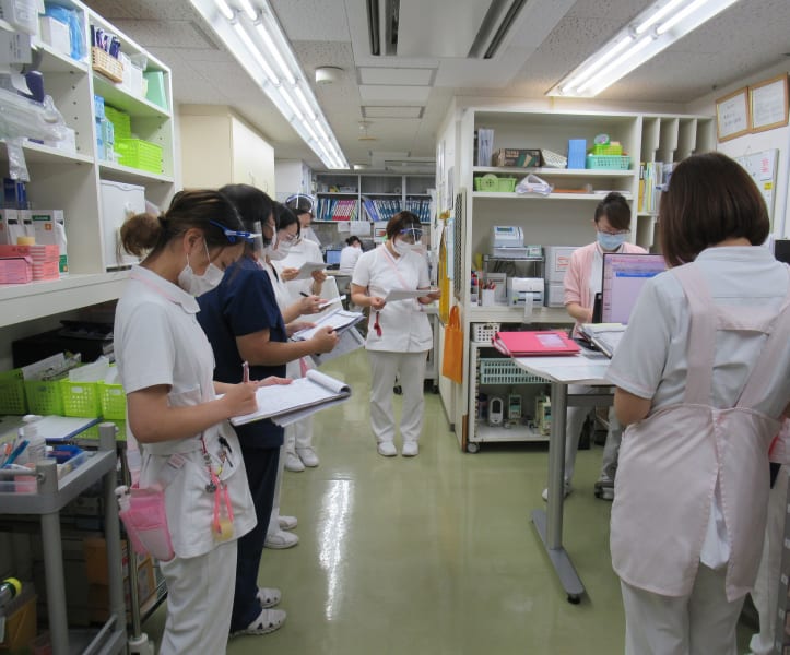 【中古】 看護医療職への進学＆就職ガイド/ロングセラーズ/クロイワ正一 看護医療職への進学&就職ガイド | クロイワ 正一 |本 | 通販